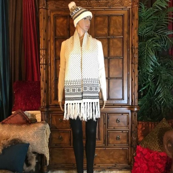 *2 PCS* Fair Isle & Hearts Scarf and Hat Set - Picture 2 of 10